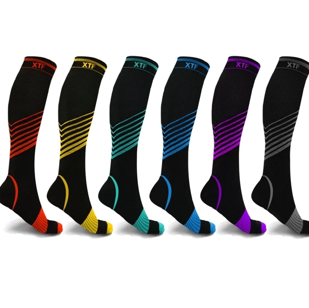Extreme Fit Ultra V-Striped Compression Socks 🆕️